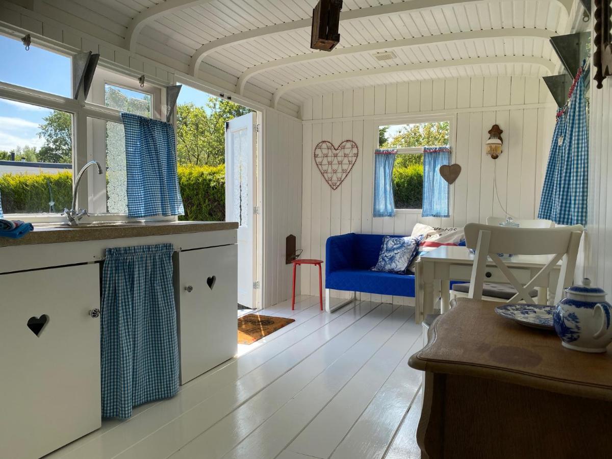 فندق Little Blue House أوستفورني المظهر الخارجي الصورة