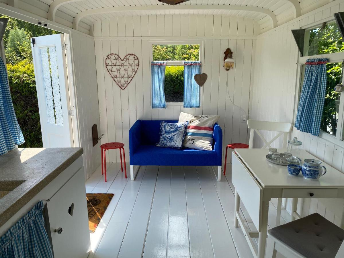 فندق Little Blue House أوستفورني المظهر الخارجي الصورة