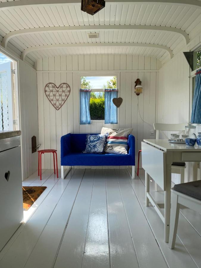 فندق Little Blue House أوستفورني المظهر الخارجي الصورة